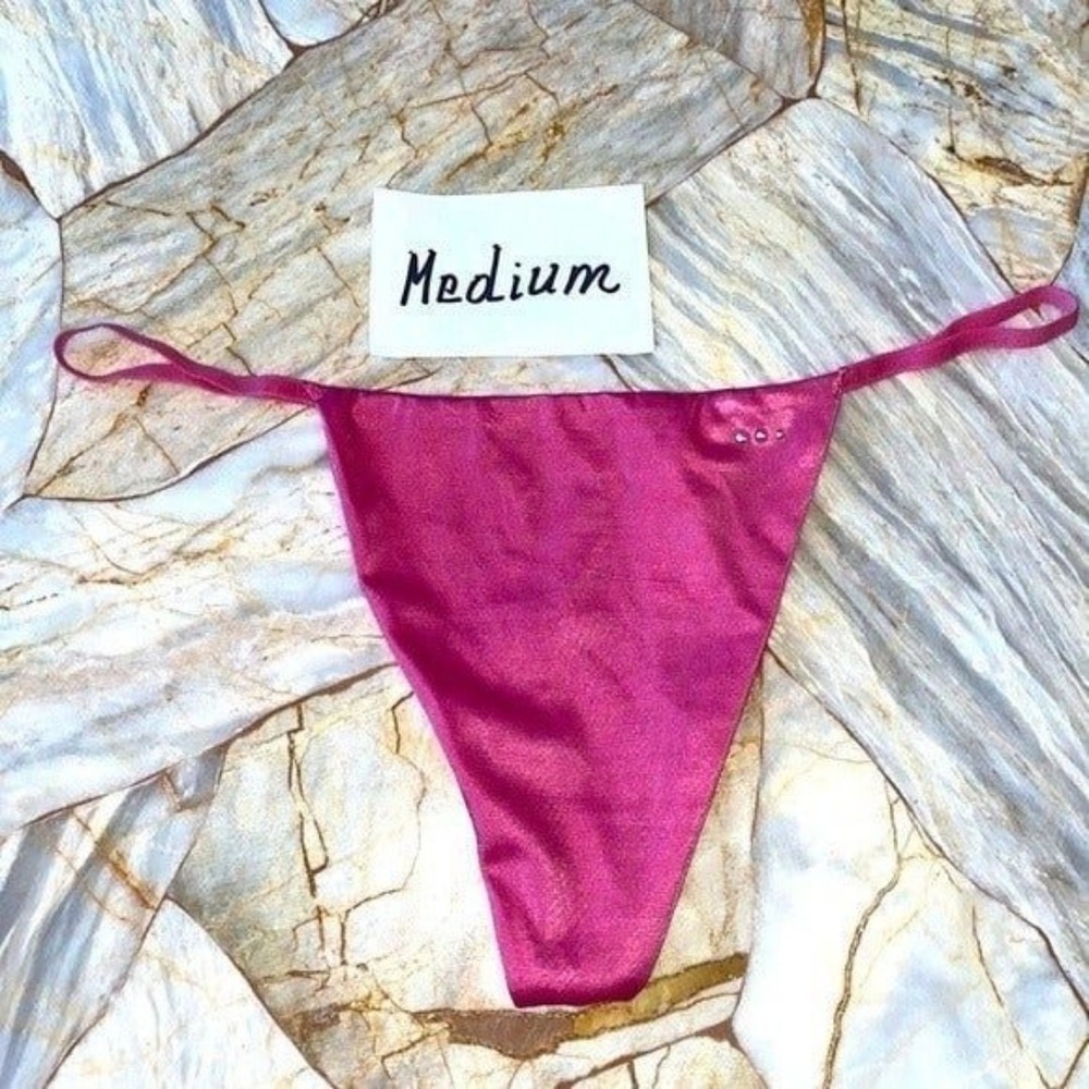 VS  Very Sexy V-String Thong Medium
